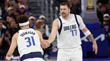 Thompson wechselte einst angeblich nur wegen Doncic nach Dallas. Ihre gemeinsame Zeit in Texas endete aber überraschend nach wenigen Monaten.