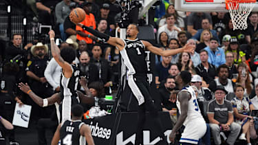 Wemby sammelte 17 Rebounds.