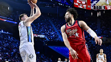 Die beiden All-Stars Luka Doncic (li.) und Cade Cunningham (re.) sind für Award-Nominierungen trotz Nicht-Erreichen der 65-Spiele-Regel zugelassen.