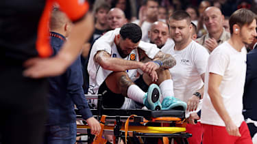 Mike James wurde unter Tränen abtransportiert.