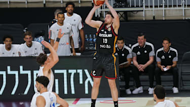 Kay Bruhnke erzielte in seinem dritten Länderspiel starke 15 Punkte aus nur sieben Würfen (6/7).