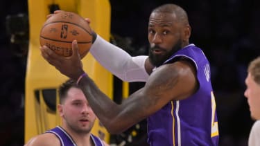LeBron James erzielte gegen die Suns exakt zehn Punkte.