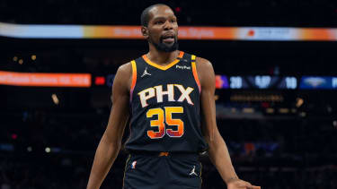 Phoenix Suns forward Kevin Durant (35) during the first half of an NBA basketball game against the New Orleans Pelicans, Friday, Feb. 28, 2025, in Phoenix. (AP Photo/Rick Scuteri)