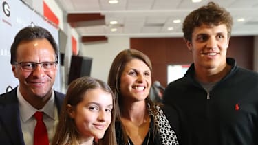 Riley Crean (re.) mit seiner Familie, inklusive Trainer-Vater Tom (li.).