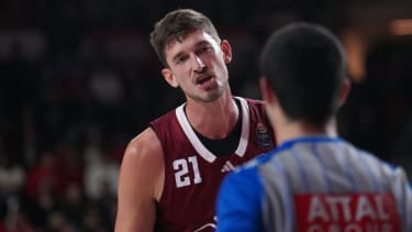 Nach einigen Monaten in Trapani wechselte Pleiß in der vergangenen Saison zu Panathinaikos Athen. Inzwischen ist er in die BBL, zu RASTA Vechta, zurückgekehrt.