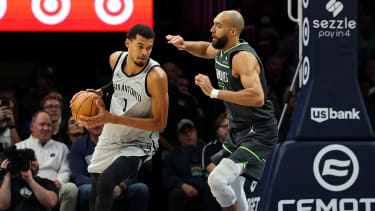 Die beiden Franzosen im Duell: Victor Wembanyama und Rudy Gobert.