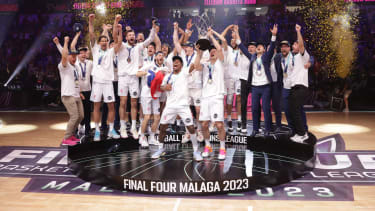Am Ziel ihrer Träume: Die Bonner Basketball gewinnen die Champions League.