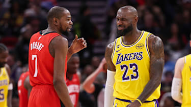 Seit fast zwei Jahrzehnten dominieren Durant (l.) und James die NBA.
