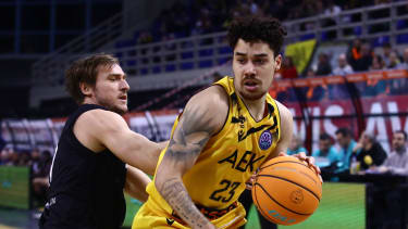Joshua Obiesie (re.) kam im Sommer aus Athen nach Braunschweig.