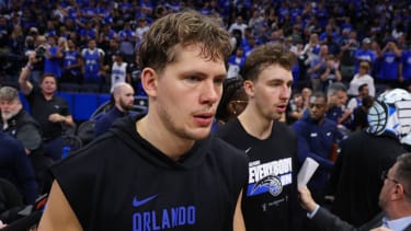 Moritz (li.) und Franz (re.) Wagner spielen seit 2021 zusammen für die Orlando Magic.