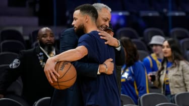 Stephen Curry zusammen mit Vater Dell.