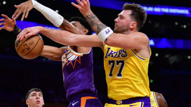Luka Doncic (re.) konnte die deutliche Heimniederlage gegen Phoenix ebenfalls nicht abwenden.
