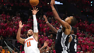 Die New York Knicks haben das Auftaktspiel der Finals gewonnen.