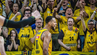 6.051 Zuschauer kamen in die Max-Schmeling-Halle für den Halbfinalauftakt der Berliner.
