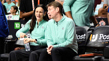 Brondello (l.) und Lange (r.) sind seit Jahren ein Paar und gemeinsam in der WNBA aktiv.