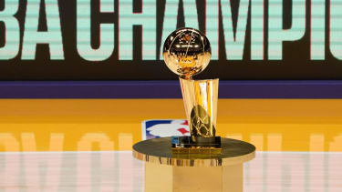 Wer stemmt die Larry O'Brien Championship Trophy am Ende der Saison in die Höhe?