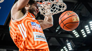 Neu Ulm, Deutschland, 10.01.26: Christopher Ledlum (ratiopharm ulm) in Aktion, am Ball, Einzelaktion waehrend des Basketball Bundesliga Spiels zwischen ratiopharm ulm vs Basketball Loewen Braunschweig in der ratiopharm Arena am 10. Januar 2026 in Neu Ulm, Deutschland. (Foto von Harry Langer DeFodi Images) ratiopharm Arena, Germany, 10.01.26: Christopher Ledlum (ratiopharm ulm) controls the Ball during the Basketball Bundesliga match between ratiopharm ulm vs Basketball Loewen Braunschweig at Neu Ulm on January 10, 2026 in ratiopharm Arena, Germany. (Photo by Harry Langer DeFodi Images) (Photo by Harry Langer DeFodi Images) - *** Neu Ulm, Germany, 10 01 26 Christopher Ledlum ratiopharm ulm in action, on the ball, single action during the Basketball Bundesliga match between ratiopharm ulm vs Basketball Loewen Braunschweig at ratiopharm Arena on January 10, 2026 in Neu Ulm, Germany Photo by Harry Langer DeFodi Images ratiopharm Arena, Germany, 10 01 26 Christopher Ledlum ratiopharm ulm controls the Ball during the Basketball Bundesliga match between ratiopharm ulm vs Basketball Loewen Braunschweig at Neu Ulm on January 10, 2026 in ratiopharm Arena, Germany Photo by Harry Langer DeFodi Images Photo by Harry Langer DeFodi Images