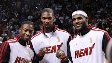 LeBron James (re.) gewann gemeinsam mit Dwyane Wade (li.) und Chris Bosh (mi.) zwei Titel in Miami.