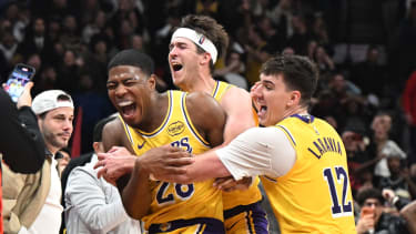 Lakers gewinnen in letzter Sekunde.