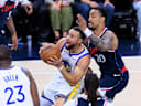 April 15, 2026, Inglewood, California, USA: Stephen Curry 30 of the Golden State Warriors drives past John Collins 20 of the Los Angeles Clippers during their NBA, Basketball Herren, USA Play-In Tournament game on Wednesday April 15, 2026 at Intuit Dome Arena in Inglewood, California. Warriors defeat Clippers, 126-121. ARIANA RUIZ PI NBA Play-In Tournament - Clippers Vs. Warriors PUBLICATIONxINxGERxSUIxAUTxONLY - ZUMAp124 20260415_zaa_p124_138 Copyright: xArianaxRuizx