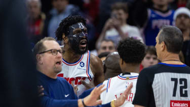 Joel Embiid wurde im zweiten Viertel ejected.
