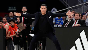 Dimitris Itoudis ist der Coach von Hapoel Tel Aviv.