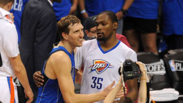 Dirk Nowitzki und Kevin Durant standen sich in den Playoffs dreimal gegenüber.