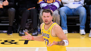 Luka Doncic zuckt mit den Schultern.