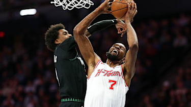 Kevin Durant vergab die Freiwürfe zur möglichen zweiten Verlängerung.