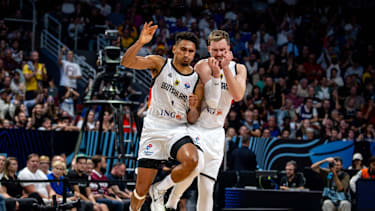 Andi Obst und Maodo Lo jubeln