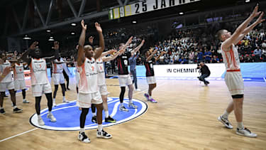 Die Niners aus Chemnitz beim Jubel nach dem Hinspielsieg gegen Bahcesehir