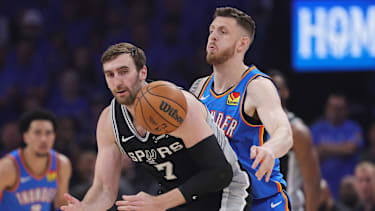 Isaiah Hartenstein duellierte sich vor allem mit Spurs-Backup Luke Kornet.