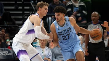Cameron Boozer feierte bei seinem Debüt einen Sieg mit Memphis.