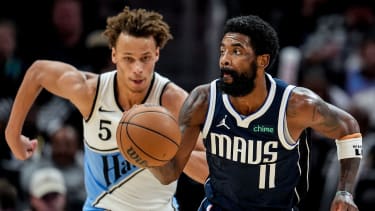 Kyrie Irving (re.) ist in Australien geboren.