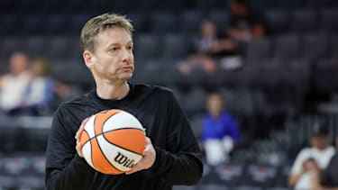 Olaf Lange als Assistant Coach der New York Liberty.