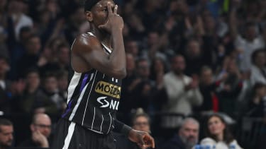 Isaac Bonga beim Jubel.