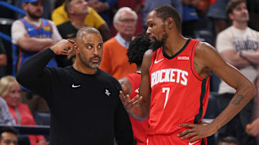 Auf der Suche nach Lösungen: Coach Ime Udoka und Kevin Durant