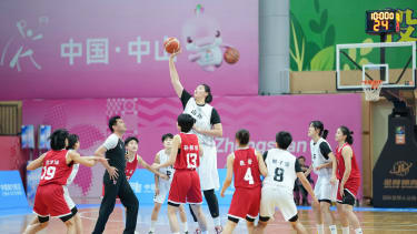 Zhang Ziyu überragt ihre Gegenspielerinnen deutlich.