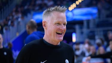 Steve Kerr lacht