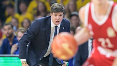 Alba-Coach Calles peitscht seine Schützlinge auch von der Seitenlinie an.