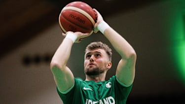 Sean Flood ist irischer Nationalspieler.