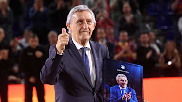 FC Barcelona, Barca v FC Bayern Munich - Euroleague 2025 2026 FC Barcelona pays tribute to Svetislav Pesic for coaching his last Euroleague game before the match between FC Barcelona and FC Bayern Munich, corresponding to round 38 of the Euroleague, at the Palau Blaugrana in Barcelona, Spain, on April 17, 2026. Barcelona Barcelona Spain PUBLICATIONxNOTxINxFRA Copyright: xUrbanandsportx originalFilename:urbanandsport-fcbarcel260417_npB04.jpg