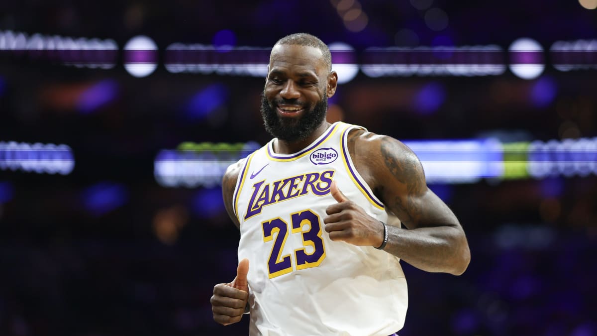 NBA – 「GOAT モーメント」と歴史的飛躍: レブロンがマイルストーンを祝う