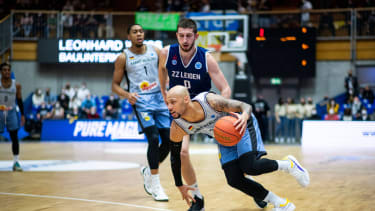 Maurice Stuckey gegen Arunas Mkalauskas (ZZ Leiden)
