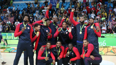 (160821) -- RIO DE JANEIRO, Aug. 21, 2016 () -- Gold medalists players of the United States of America pose for photos during the awarding ceremony for the men's final of Basketball at the 2016 Rio Olympic Games in Rio de Janeiro, Brazil, on Aug. 21, 2016.  (Xinhua/Meng Yongmin) (xr)