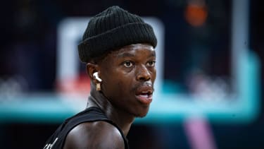 Olympische Spiele Paris 2024 Basketball Lille 02.08.2024 Vorrunde Männer Herren Frankreich (FRA) - Deutschland (GER) warm up Dennis Schröder Schroeder (Deutschland, No.17) Schröder Schroder *** Olympic Games Paris 2024 Basketball Lille 02 08 2024 Preliminary round Men Men France FRA Germany GER warm up Dennis Schröder Schroeder Germany, No 17 Schröder Schroder