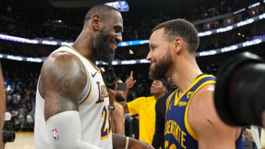 LeBron brilliert im Duell gegen Curry und die Warriors.