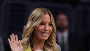 Jeanie Buss bleibt zunächst im Amt.