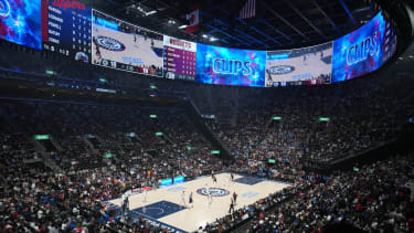 Die Basketballspiele werden im Intuit Dome ausgetragen.