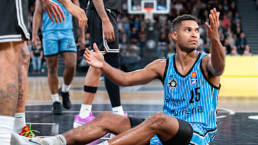 Kenneth Ogbe verwandelte den entscheidenden Dreier.